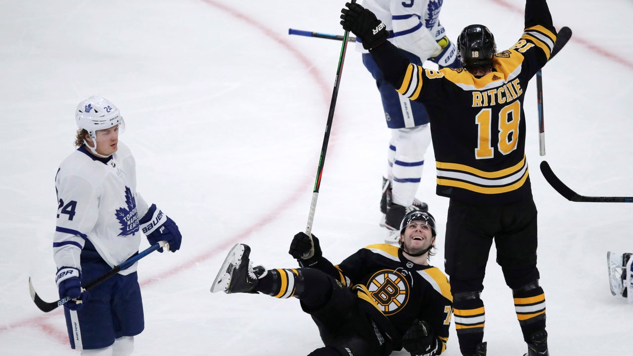 Pastrnak scores 10th, Bruins beat Maple Leafs 4-2